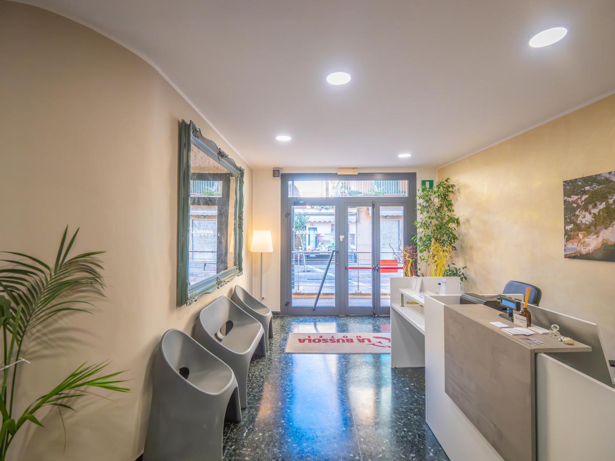 Hotel La Bussola Finale Ligure Exterior foto