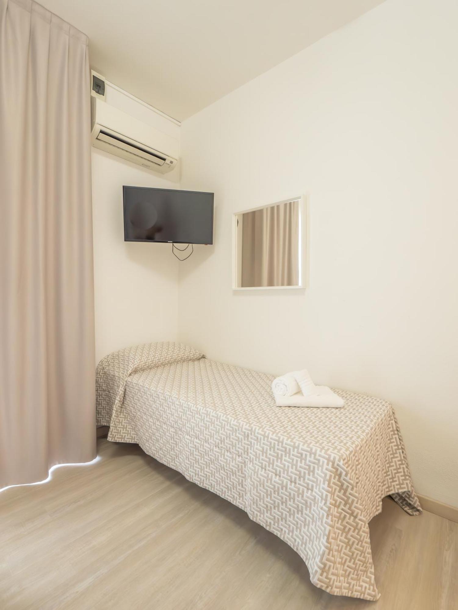 Hotel La Bussola Finale Ligure Exterior foto
